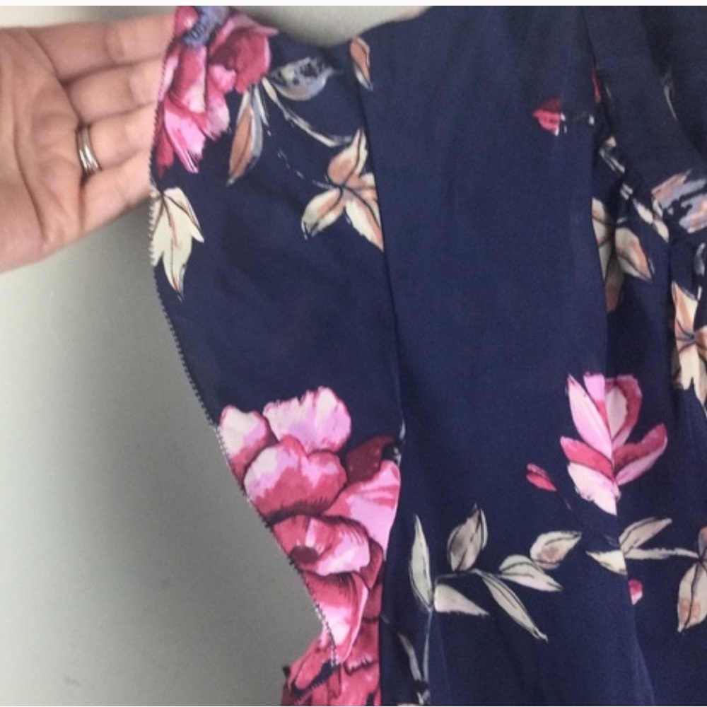 Joie Crisbell 100% Silk Floral Blouse Navy Pink Ruffle Sleeve Top L - Picture 6 of 12